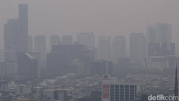 Jakarta Diselimuti Polusi, Kualitas Udara Masuk 10 Besar Terburuk