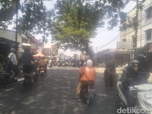Tawuran Pakai Busur-Batu di Jalan Ujung Bori Makassar, Lalin Ditutup