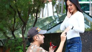 Pengumuman! Jeje Slebew Dilamar Rio Ramadhan di Taman Mampang