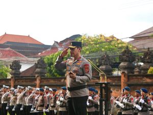 Kapolda Bali Pimpin Upacara Peringatan Hari Olahraga Nasional