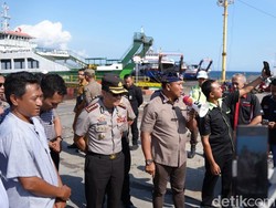 KMP Jatra Disiagakan untuk Urai Macet Belasan Km di Ketapang