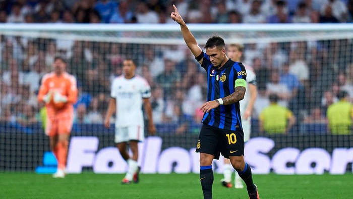 MADRID, SPAIN - SEPTEMBER 08: Lautaro Martinez of FC Internazionale Milano celebrates his teams first goal during the UEFA Champions League 2026/27 League Phase MD1 match between Real Madrid C.F. and FC Internazionale Milano at Estadio Santiago Bern