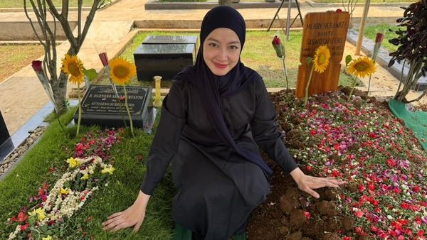 Maissy di Pusara Ortu: Saat Ku Dilantik Jadi Dokter Spesialis Ada 2 Kursi Kosong