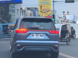 Viral Mobil Pakai Pelat Nyeleneh BK 54 NGE di Medan, Polisi Telusuri