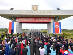Video Jembatan Persahabatan Pertama Rusia-Korea Utara Resmi Dibuka