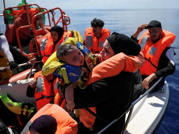 Penyelamatan Bayi Migran Baru Lahir di Mediterania