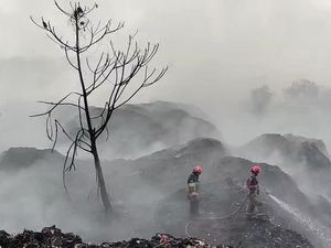 Api di TPA Galuga Belum Padam hingga Berhari-hari