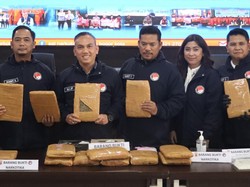 Polisi Bongkar Pengiriman 18 Kg Ganja-1.000 Butir Obat Keras via Bus di Bogor