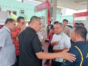 Anggota DPRD Sulsel Klaim Antrean SPBU karena Panic Buying, Bantah BBM Langka
