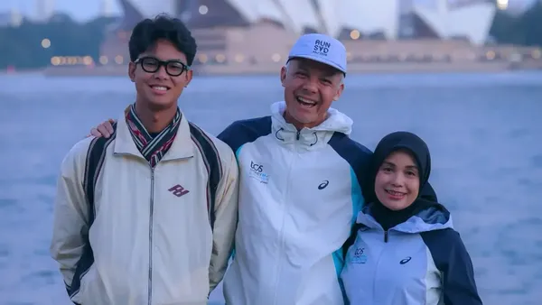 Siti Atikoh Gak Kejar PB, Maraton Bareng Orang Tersayang Sudah Bikin Senang