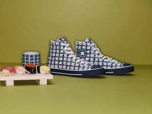 Unik! Cangkir Teh di Restoran Sushi Jadi Inspirasi Sneakers
