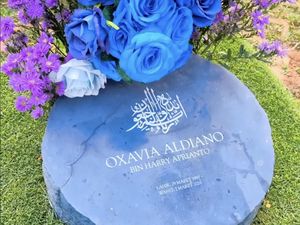 Duh! Lampu Solar Panel di Makam Vidi Aldiano Hilang