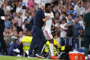 Mourinho Selamatkan Vinicius dari Cemooh Suporter Real Madrid