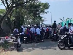 Duel 2 Pelajar SMA di Stadion Manakarra Mamuju Jadi Tontonan