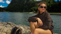 Zahwa Massaid Rasakan Keseruan Mendaki ke Lac de Taney Swiss
