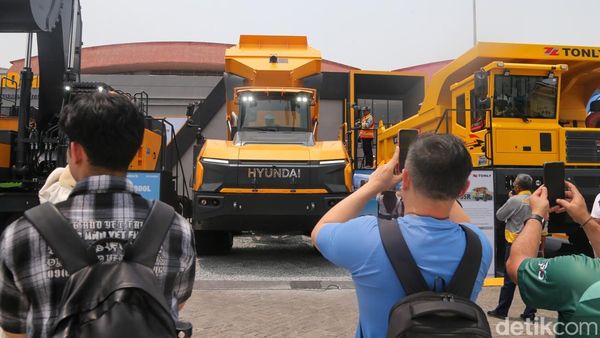 Alat Berat Berteknologi Tinggi Mejeng di JIExpo Kemayoran