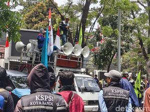 Video Janji Ketua DPRD DKI Teruskan Draf Tuntutan Buruh ke DPR RI