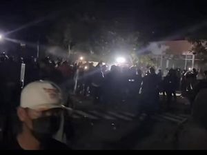 Bentrok SPIDI Vs Massa Ponpes Maros Kembali Pecah, Kapolsek Tertabrak Mobil