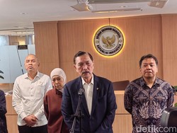 Luhut Ungkap 50% Bansos Salah Sasaran, Sistem Digital Diluncurkan Oktober