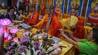 Khidmatnya Ritual Ulambana, Ratusan Umat Berdoa untuk Arwah Leluhur
