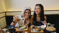 Liburan ke Korea Selatan, Sheila Dara Asyik Mukbang hingga Ngemil Pastry