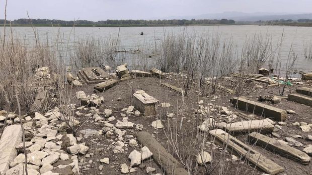 Makam kuno di Waduk Gajah Mungkur, di Kelurahan/Kecamatan Wuryantoro, Kabupaten Wonogiri, Makam kuno di Waduk Gajah Mungkur, di Kelurahan/Kecamatan Wuryantoro, Kabupaten Wonogiri, Rabu (9/9/2026).