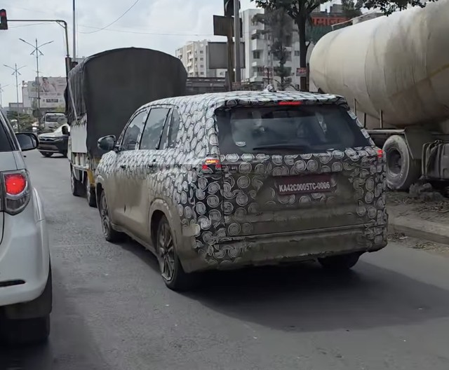 Toyota Innova Zenix Terbaru Meluncur Oktober, Bisa Minum Etanol 100%