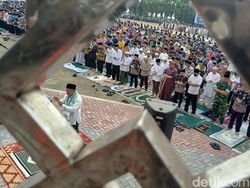 Erupsi GAK-8 Orang Hilang, Pemprov Lampung Lakukan Salat Istisqa