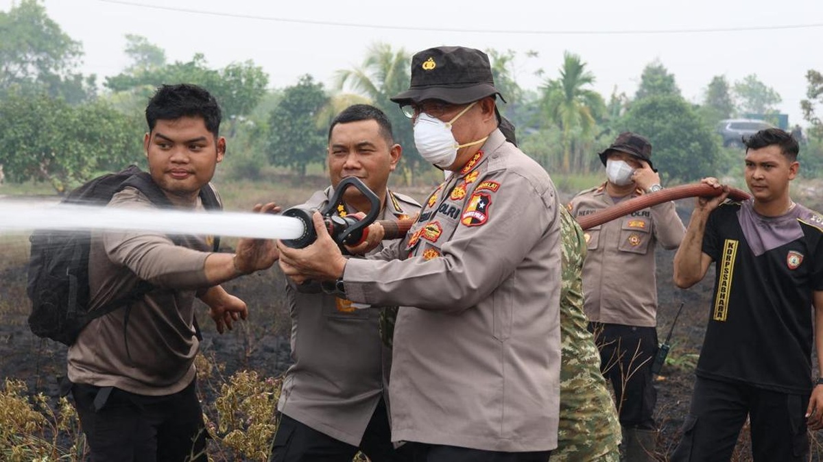 Satgas Aman Nusa II Padamkan Lahan Kalteng