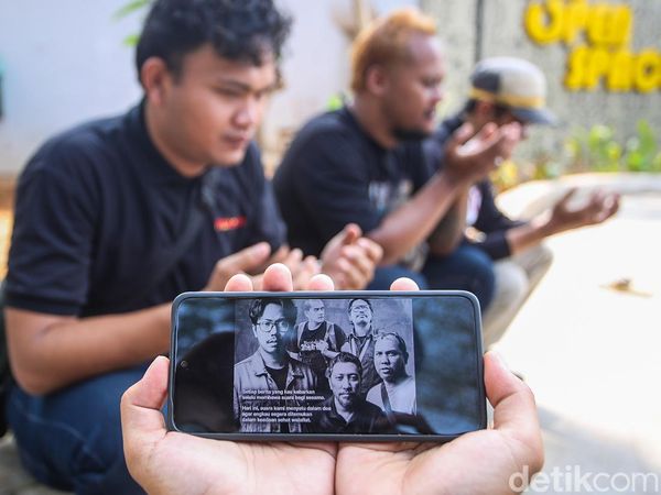 Bingkai Sepekan: Erupsi Anak Krakatau hingga Hilangnya Lima Jurnalis di Selat Sunda