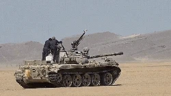 Video Baku Tembak Tentara Yaman dan Pasukan Houthi