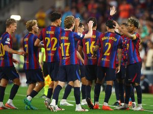 Tetaplah Membumi, Barca