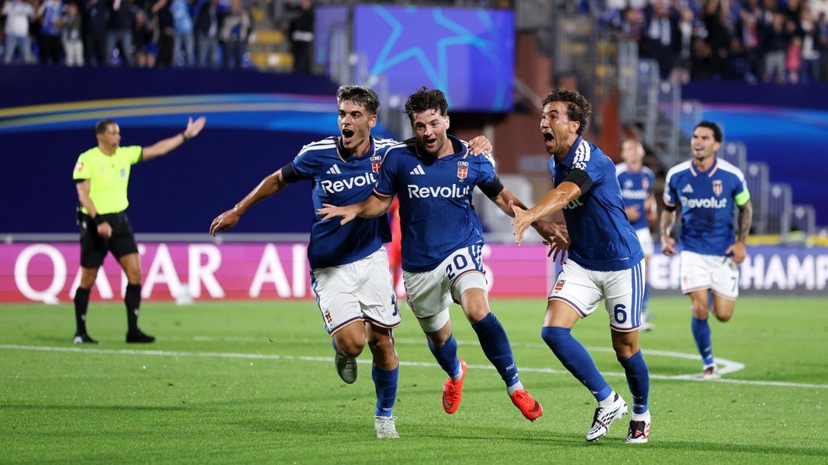 Martin Baturina mencetak gol dalam debut sensasional Como di Liga Champions. (Foto: UEFA via Getty Images/Alex Pantling - UEFA)