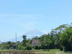 Gunung Semeru Meletus 37 Kali dalam 6 Jam, Status Masih Siaga