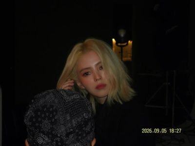Han So Hee dan Rambut Blonde: Aku Juga Masih Merasa Asing