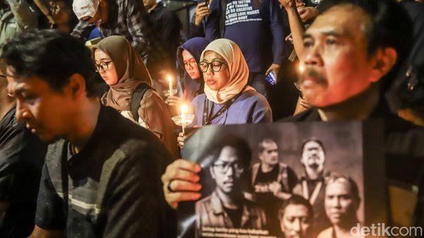 Hari Keempat Pencarian, Jurnalis Gelar Doa untuk Rekan yang Hilang