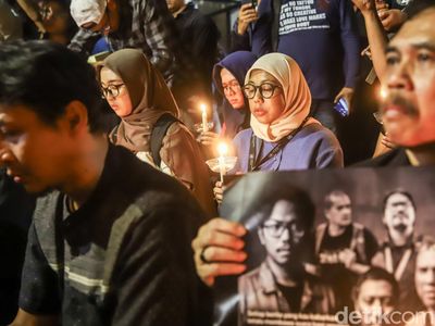 Hari Keempat Pencarian, Jurnalis Gelar Doa untuk Rekan yang Hilang