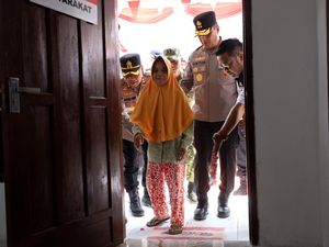 Kapolda Babel Resmikan Program Bedah Rumah-Polisi Peduli Sekolah