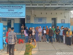 Batal Dipecat, Puluhan Karyawan MBG Bima Kembali Kerja dengan Sistem Bergilir