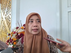 Sampah Sungai Mataram Melonjak 10 Kali Lipat Saat Kemarau, Petugas Kewalahan