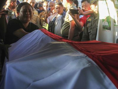 Momen Pilu Kedatangan Jenazah Korban Penembakan KKB