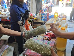 Kios Jadi Lokasi Penyimpanan Ganja di Pasar Wouma Jayawijaya Digerebek