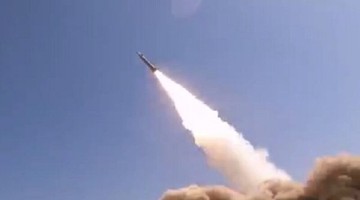 Rudal Baru Iran Diklaim Punya 'Mata' untuk Buru Kapal Perang AS