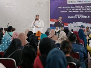 Rajiv Salurkan Bantuan Pangan di Bandung, Pastikan Program Tepat Sasaran