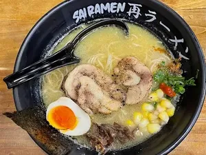 5 Tempat Makan di Gedung Sampoerna Strategic, Ada Kopi hingga Ramen Enak
