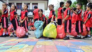 Semangat Siswa SD Belajar Kelola Sampah Sejak Dini