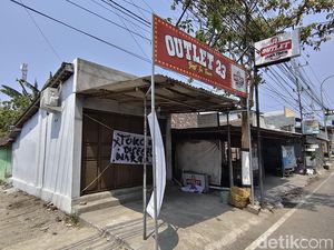 Toko Diduga Jual Miras di Ponorogo Ditutup Paksa 50 Warga