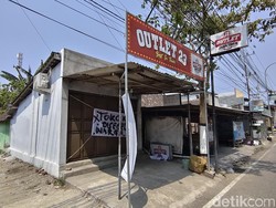 Toko Diduga Jual Miras di Ponorogo Ditutup Paksa 50 Warga