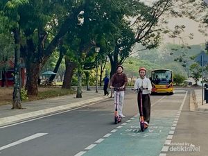 Keliling TMII Naik Skuter, Ini Tips, Cara Sewa, dan Harganya