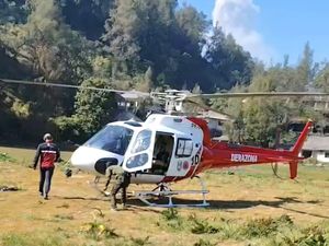 17 Kali Water Bombing, Pemprov Jatim Fokuskan Helikopter Padamkan Bromo